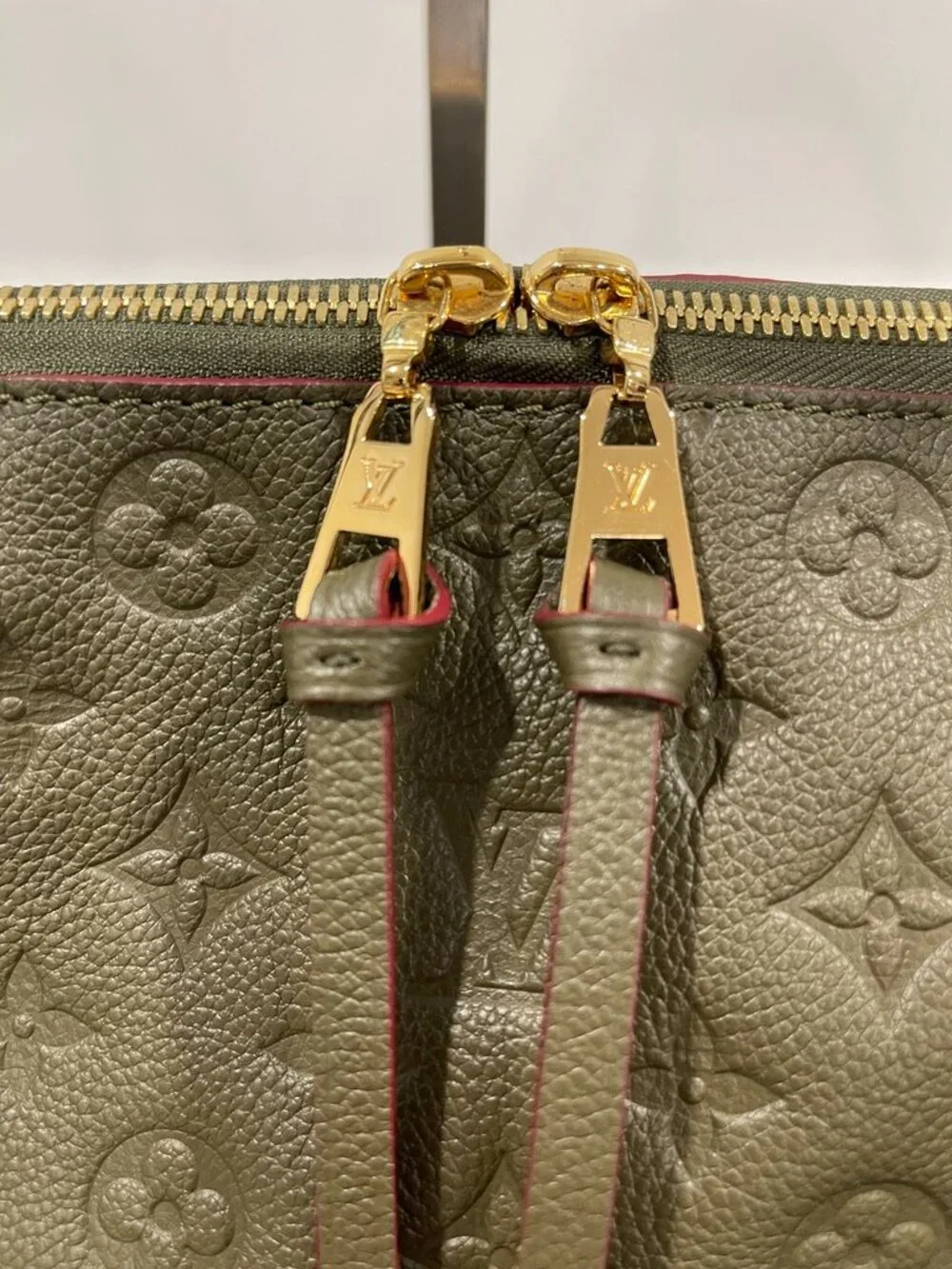 Louis Vuitton Ponthieu Shoulder/Crossbody Bag in Green (JB1449) - Picture 2 of 13